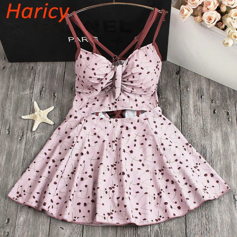 2018 New Floral One Piece Swimsuit Women Swimwear Push Up Bathing Suit Back Cross Bandage Monokini Beach Wear Retro Swim Suit
2018 New Floral One Piece Swimsuit Women Swimwear Push Up Bathing Suit Back Cross Bandage Monokini Beach Wear Retro Swim Suit