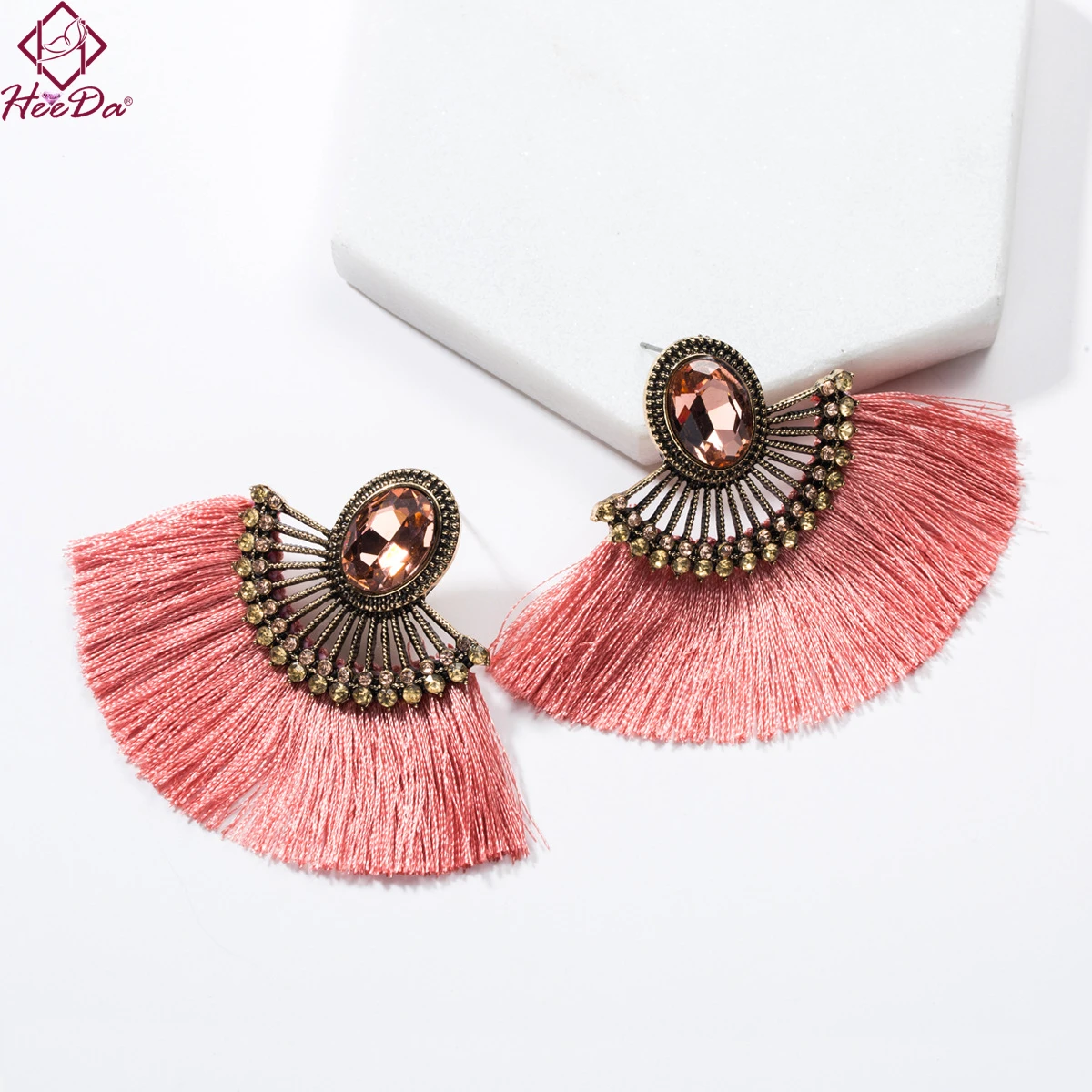 2019 Bohemia Graceful Tassel Fan Stud Earrings Kpop Fashion Big Name Set Auger Ear Accessories Women Elegant Party Pink Jewelry
2019 Bohemia Graceful Tassel Fan Stud Earrings Kpop Fashion Big Name Set Auger Ear Accessories Women Elegant Party Pink Jewelry