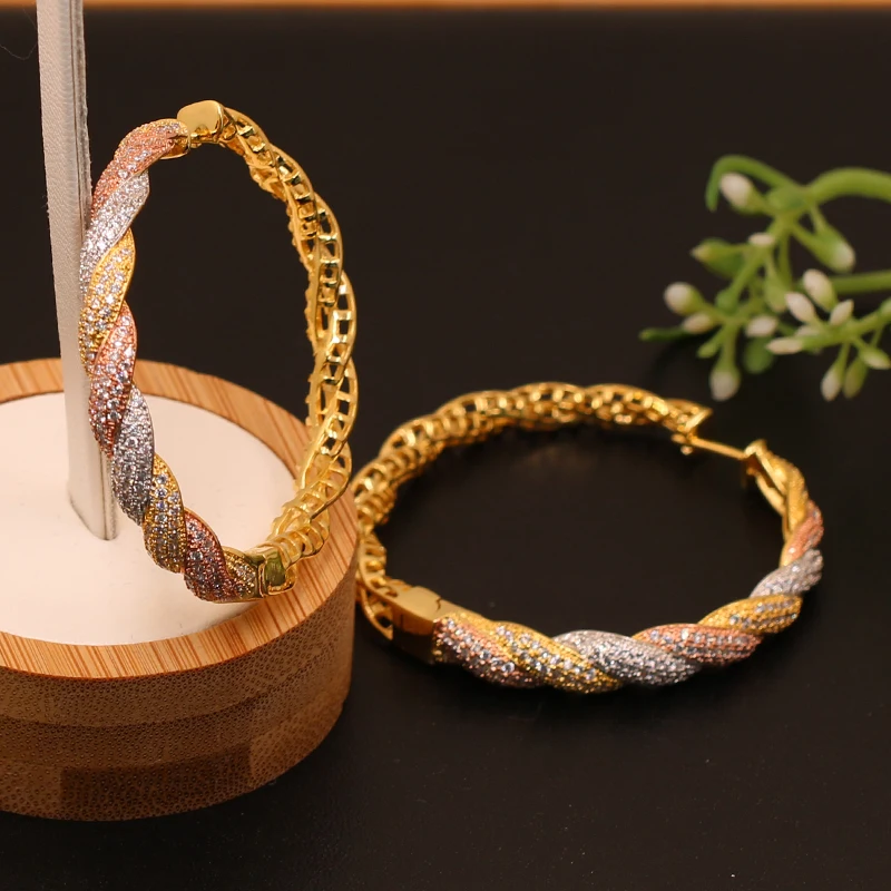 Fateama Fashion Jewelry Twist Rope Hollow Design Big Hoop Earrings Cubic Zircon Wedding Engagement Popular Earring Best Gift
Fateama Fashion Jewelry Twist Rope Hollow Design Big Hoop Earrings Cubic Zircon Wedding Engagement Popular Earring Best Gift