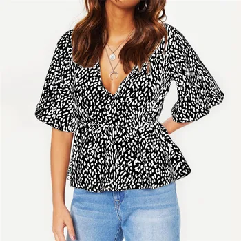 2019 Chiffon Blouse Short Sleeve Sexy Leopard Print Blouse V-neck Lady Office Shirt Tunic Casual Loose Tops Plus Size Blusas
2019 Chiffon Blouse Short Sleeve Sexy Leopard Print Blouse V-neck Lady Office Shirt Tunic Casual Loose Tops Plus Size Blusas