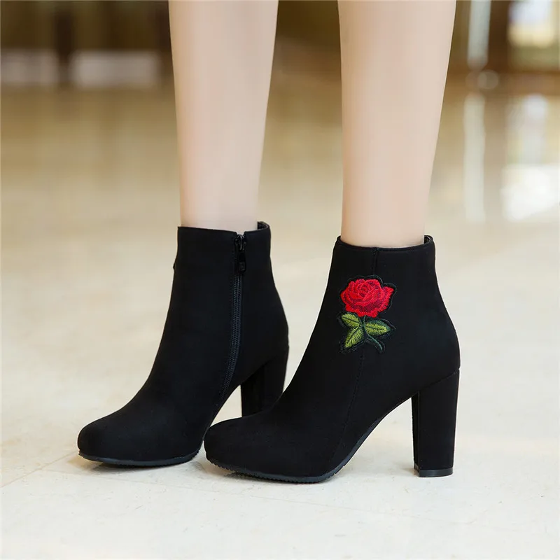 Rimocy 2019 new Ankle Boots for women 9cm super High Heel embroider flower Short boots Plus Size 33-46 botines mujer shoes woman
Rimocy 2019 new Ankle Boots for women 9cm super High Heel embroider flower Short boots Plus Size 33-46 botines mujer shoes woman