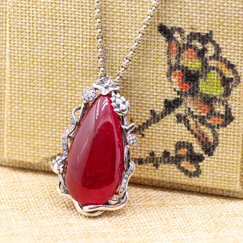 new women's version of restoring ancient ways teardrop-shaped red corundum inlay zircon waves amplitude S925 pendant
new women's version of restoring ancient ways teardrop-shaped red corundum inlay zircon waves amplitude S925 pendant