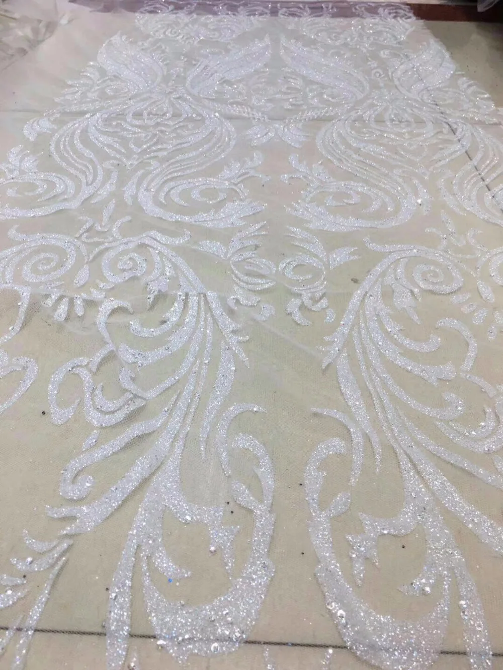 SU-J13102 Simple pattern design glued glitter sequins lace fabric African French net tulle Lace Fabric for party
SU-J13102 Simple pattern design glued glitter sequins lace fabric African French net tulle Lace Fabric for party