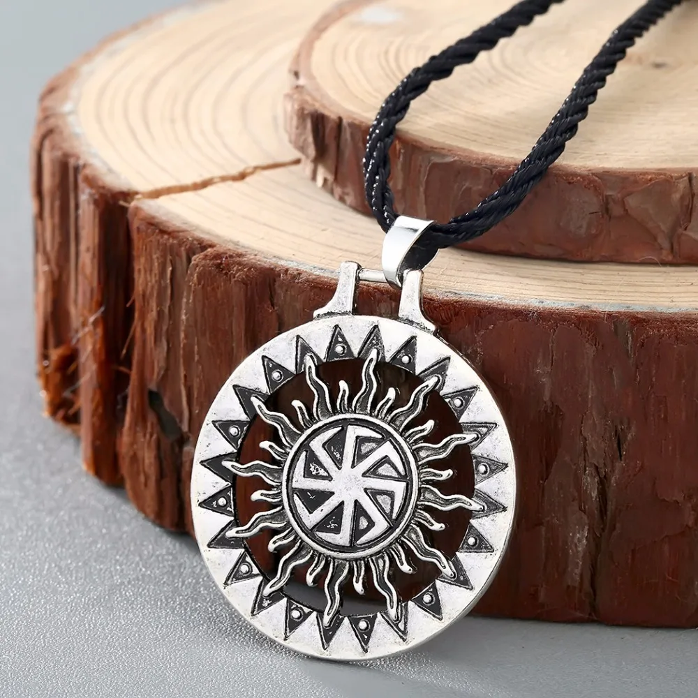 QIMING Kolovrat Handmade Pendant Necklace Slavic Amulet Pagan Solar Symbol Slavic Wheel Nordic Amulet Viking Men Celtic
QIMING Kolovrat Handmade Pendant Necklace Slavic Amulet Pagan Solar Symbol Slavic Wheel Nordic Amulet Viking Men Celtic