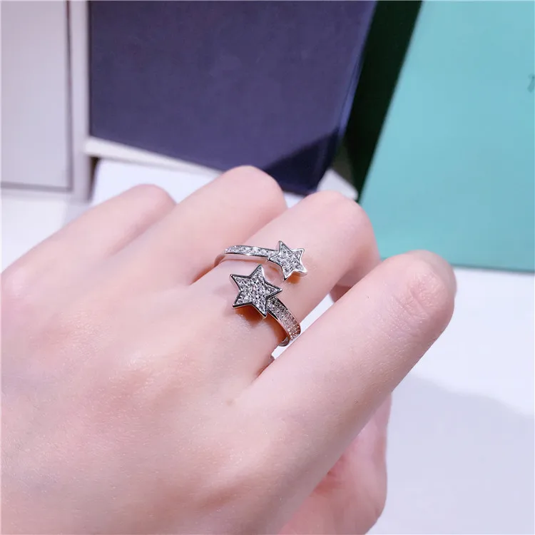 S925 Sterling Silver Micro-Set Rhinestones Meteor Opening Ring Fashion Five-Pointed Star Wedding Ring For Women
S925 Sterling Silver Micro-Set Rhinestones Meteor Opening Ring Fashion Five-Pointed Star Wedding Ring For Women