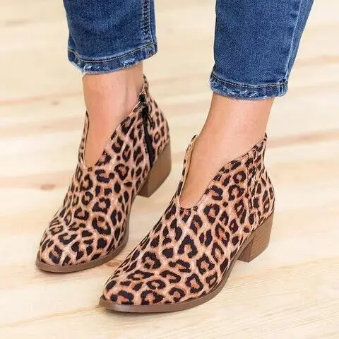 New Leopard print autumn and winter bare boots deep V sexy booties casual comfort large size zipper shoes women's boots Western
New Leopard print autumn and winter bare boots deep V sexy booties casual comfort large size zipper shoes women's boots Western