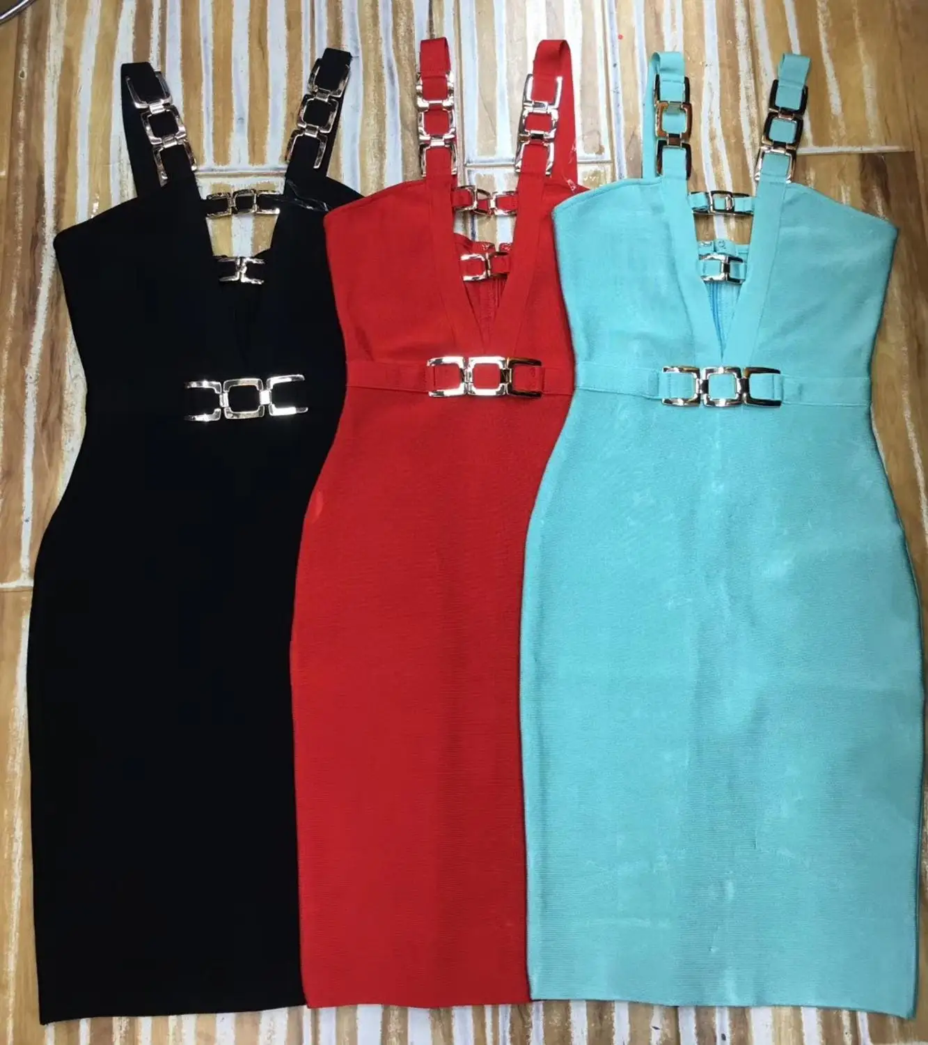 HOT Luxe Exquisite Metal Details Sexy Club Women Dresses 2019 New Celebrity Party Women Bandage Dress Wholesale
HOT Luxe Exquisite Metal Details Sexy Club Women Dresses 2019 New Celebrity Party Women Bandage Dress Wholesale