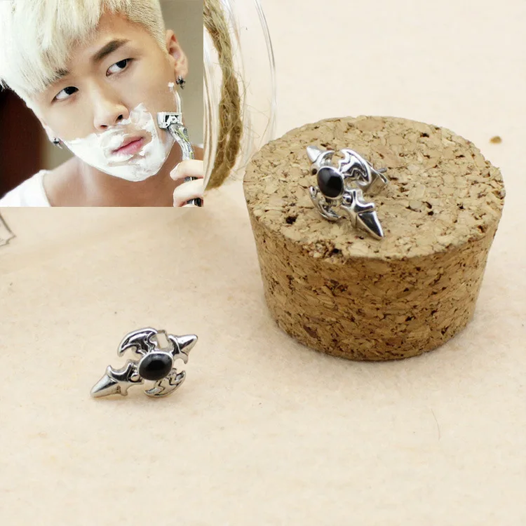 2pcs/lot kpop VIXX LEO Album Silver Stud Earrings Korean Fashion Jewelry Accessories For Men And Women Earring Jewelry
2pcs/lot kpop VIXX LEO Album Silver Stud Earrings Korean Fashion Jewelry Accessories For Men And Women Earring Jewelry