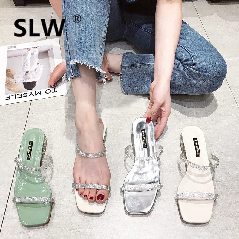 Square heel Ladies Flip Flops Transparent Slippers Slides Woman Shoes Luxury Socofy Med Flip-flops Sliders Designer Soft
Square heel Ladies Flip Flops Transparent Slippers Slides Woman Shoes Luxury Socofy Med Flip-flops Sliders Designer Soft