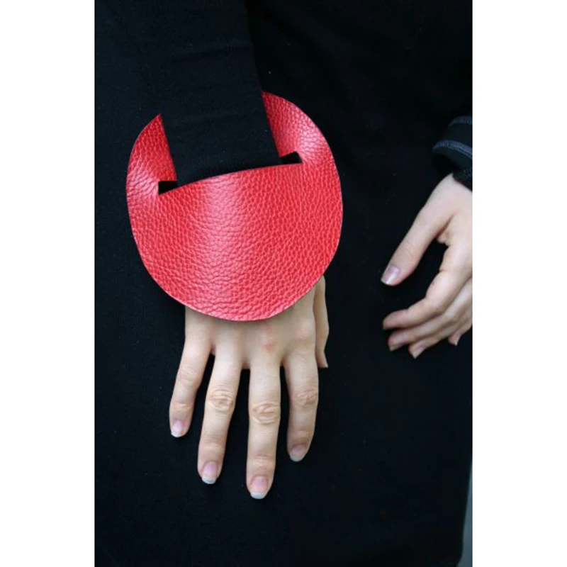 YD&YDBZ 2019 New Leather Jewelry For Women Bracelets Red And Black Leather Bracelet Fashion Designer Handmade Charm Bracelets
YD&YDBZ 2019 New Leather Jewelry For Women Bracelets Red And Black Leather Bracelet Fashion Designer Handmade Charm Bracelets