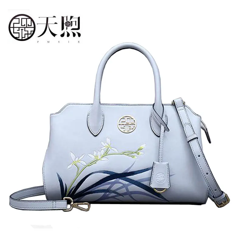 2019 new cowhide exquisite embroidery handbag Fashion large capacity shoulder messenger bag Designer bag
2019 new cowhide exquisite embroidery handbag Fashion large capacity shoulder messenger bag Designer bag