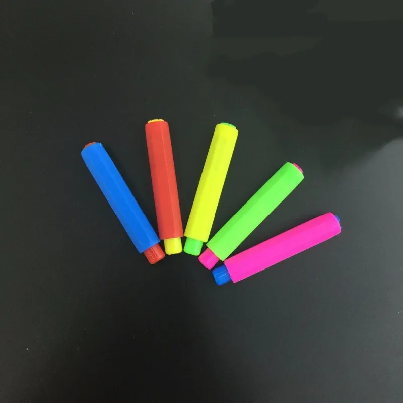 2 PCS Colored Chalk Sets Environmentally Friendly Non-toxic Plastic Chalk Education Chalk sets
2 PCS Colored Chalk Sets Environmentally Friendly Non-toxic Plastic Chalk Education Chalk sets