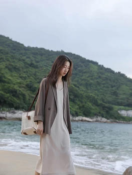 Suit jacket female Korean version of British style 2019 spring dress retro temperament casual loose small suit
Suit jacket female Korean version of British style 2019 spring dress retro temperament casual loose small suit