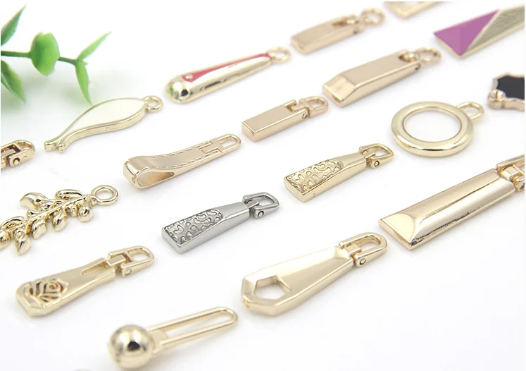 Clothing metal zipper small pull diy pull head alloy zipper head bag decoration large pull head gold
Clothing metal zipper small pull diy pull head alloy zipper head bag decoration large pull head gold