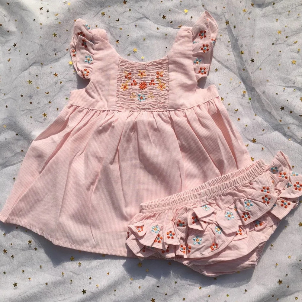 Summer baby girls clothing set striped embroidered floral fashion infant baby girls clothes set
Summer baby girls clothing set striped embroidered floral fashion infant baby girls clothes set