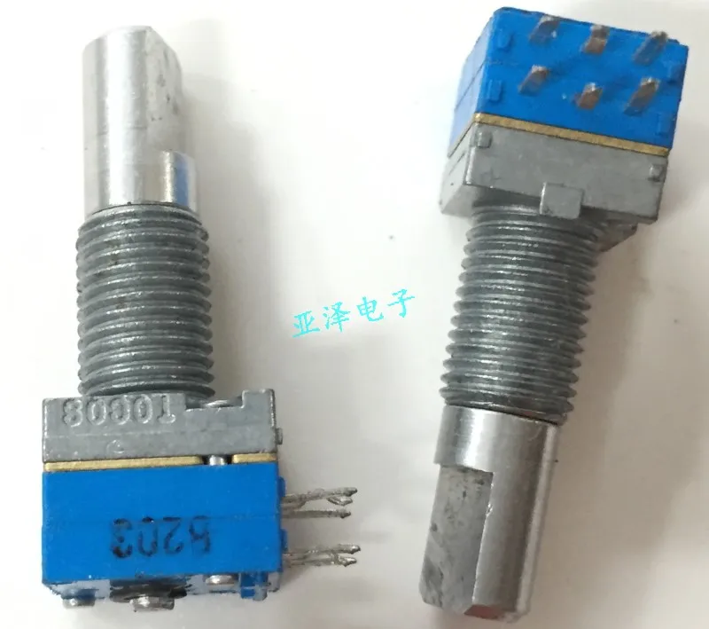 RK09 precision potentiometer double B20K with midpoint shaft length 20MM long thread
RK09 precision potentiometer double B20K with midpoint shaft length 20MM long thread