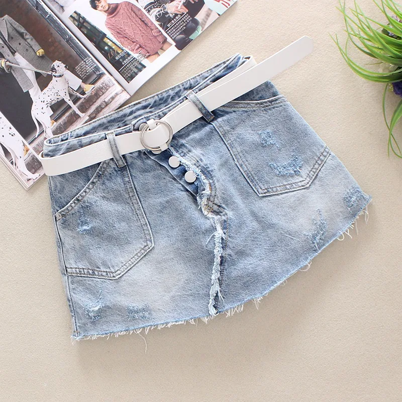 2019 Light Blue Women's Denim Shorts Summer Single Breasted Fake Two Pieces Cotton High Waist Washed Straight Denim Shorts 3907
2019 Light Blue Women's Denim Shorts Summer Single Breasted Fake Two Pieces Cotton High Waist Washed Straight Denim Shorts 3907
