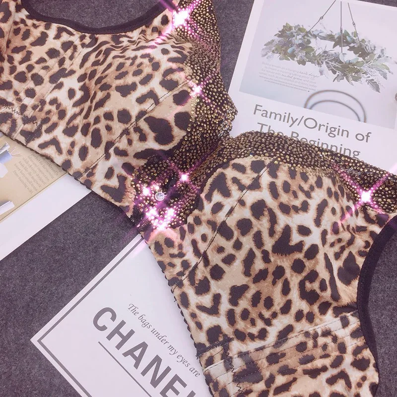 Sexy 2019 Women Underwear Leopard Print Bra Gathered Rimless Bralette Wire Free Female Lingerie Plus Big Size Female Underwear
Sexy 2019 Women Underwear Leopard Print Bra Gathered Rimless Bralette Wire Free Female Lingerie Plus Big Size Female Underwear