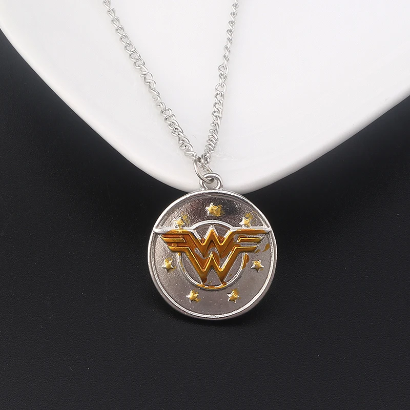 Movie Wonder Woman Necklace W letter yellow star round Necklace Superhero Series pendant Gifts for women Accessories
Movie Wonder Woman Necklace W letter yellow star round Necklace Superhero Series pendant Gifts for women Accessories