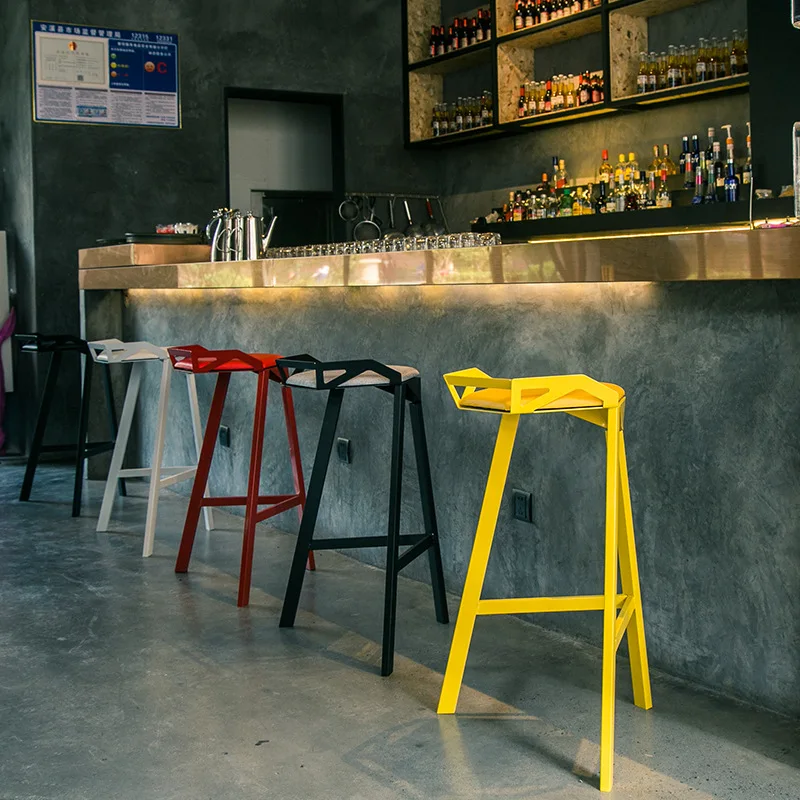 Modern Minimalist Casual Home High Stool Stylish Cafe Bar Table and Chairs Creative Geometric Design Wrought Iron Chair
Modern Minimalist Casual Home High Stool Stylish Cafe Bar Table and Chairs Creative Geometric Design Wrought Iron Chair