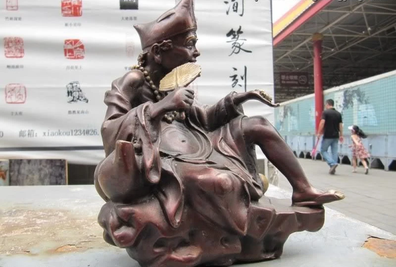 8" Chinese Folk refined Red BronzeCopper Carved Ji Gong beggar God Buddha Statue
8" Chinese Folk refined Red BronzeCopper Carved Ji Gong beggar God Buddha Statue