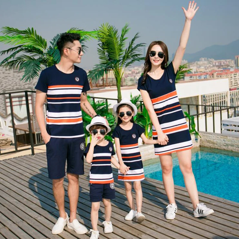 Family Matching Outfits 2019 summer Fashion Striped T-shirt Outfits Mother And Daughter Dresses And Father Son Baby Boy Girl
Family Matching Outfits 2019 summer Fashion Striped T-shirt Outfits Mother And Daughter Dresses And Father Son Baby Boy Girl