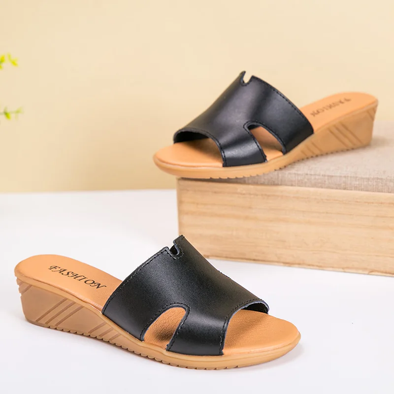 2019 Platform Slippers Women Summer Genuine Leather Women's Shoes Wedge Slippers Sandals Woman beach Slides female Shoes cheap
2019 Platform Slippers Women Summer Genuine Leather Women's Shoes Wedge Slippers Sandals Woman beach Slides female Shoes cheap