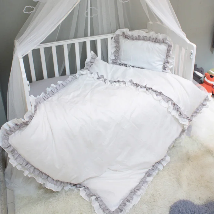 3 pcs/set luxry Ruffled crib bedding set pure cotton baby bedding pink grey blue princess prince design for girls boys bedding
3 pcs/set luxry Ruffled crib bedding set pure cotton baby bedding pink grey blue princess prince design for girls boys bedding
