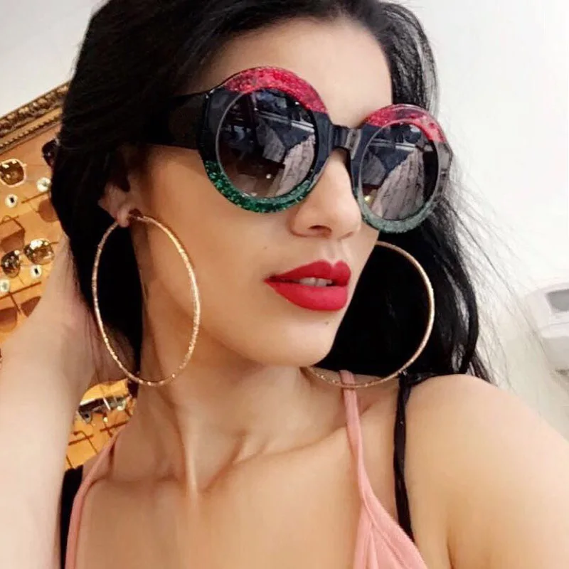 Brand Design Women Luxury Sunglasses circle Round Frame Men 2018 black green red Fashion Gradient Lens UV400 green pink brown
Brand Design Women Luxury Sunglasses circle Round Frame Men 2018 black green red Fashion Gradient Lens UV400 green pink brown