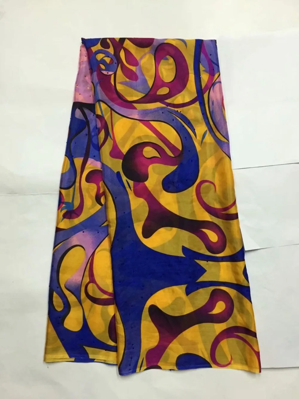 High quality silk fabric for lady dress embroidered george silk fabric African metallic silk fabric 5 yards
High quality silk fabric for lady dress embroidered george silk fabric African metallic silk fabric 5 yards