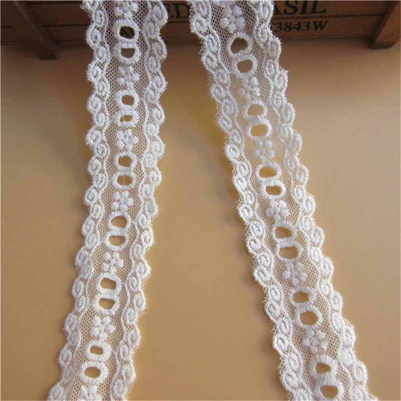 5 Yard 32mm White Cotton Voile Tape Lace Edge Trim Ribbon Fabric Embroidered Applique Sewing Craft Crochet Wedding Dress Clothes
5 Yard 32mm White Cotton Voile Tape Lace Edge Trim Ribbon Fabric Embroidered Applique Sewing Craft Crochet Wedding Dress Clothes