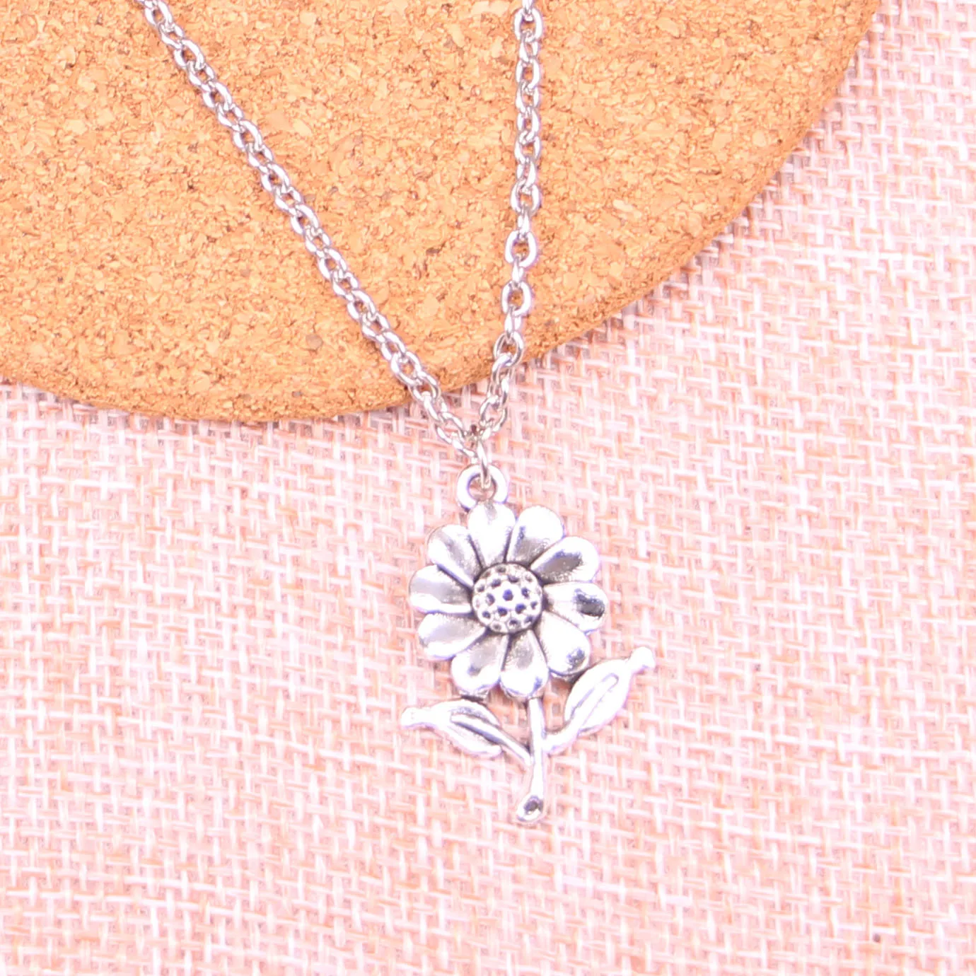 Fashion Antique Silver Color 27*20mm sunflower flower Pendant Necklace,Handmade Necklace Dropship Suppliers
Fashion Antique Silver Color 27*20mm sunflower flower Pendant Necklace,Handmade Necklace Dropship Suppliers