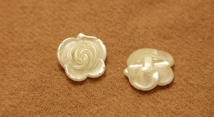 Free shipping 30pcs/lot Resin plastic pearl white button sweater knitting coat buttons DIY three-dimensional flowers button 20mm
Free shipping 30pcs/lot Resin plastic pearl white button sweater knitting coat buttons DIY three-dimensional flowers button 20mm