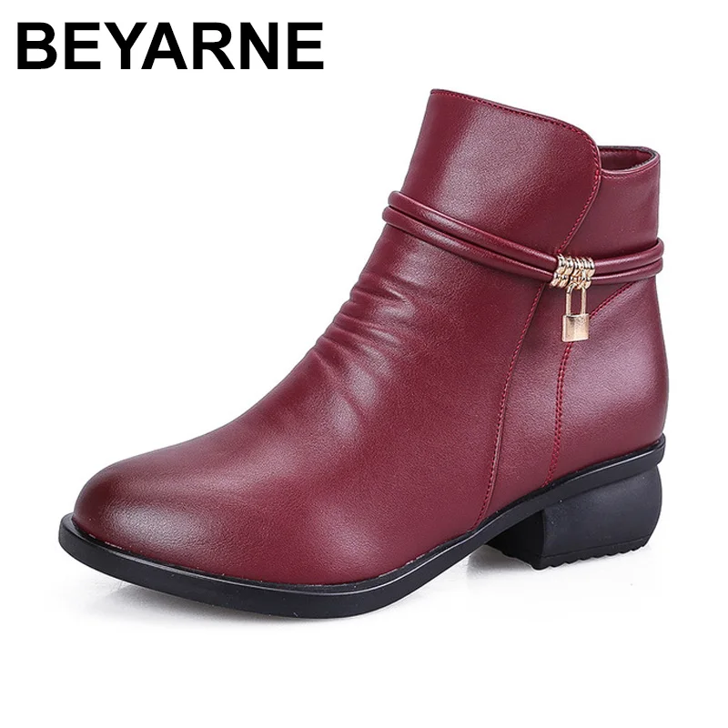 BEYARNE Superstar female motorcycle boots women shoes 2018 new genuine leather wedge boots short plush metal decoration ankle
BEYARNE Superstar female motorcycle boots women shoes 2018 new genuine leather wedge boots short plush metal decoration ankle