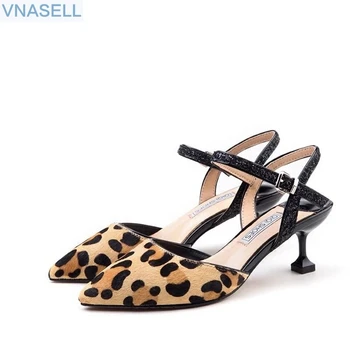 Medium , thin heel, wrapped head, wrist, buckle, sequined cloth, sandals, leather, women's shoes, leopard pattern matching
Medium , thin heel, wrapped head, wrist, buckle, sequined cloth, sandals, leather, women's shoes, leopard pattern matching