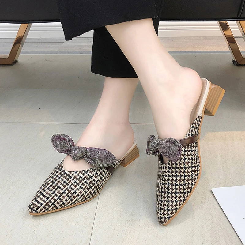 Luxury Brand Design Women Mules 2019 Point Toe Bow-knot Ladies Slippers Woman Slides Woman Flip Flops Summer Shoes buty damskie
Luxury Brand Design Women Mules 2019 Point Toe Bow-knot Ladies Slippers Woman Slides Woman Flip Flops Summer Shoes buty damskie