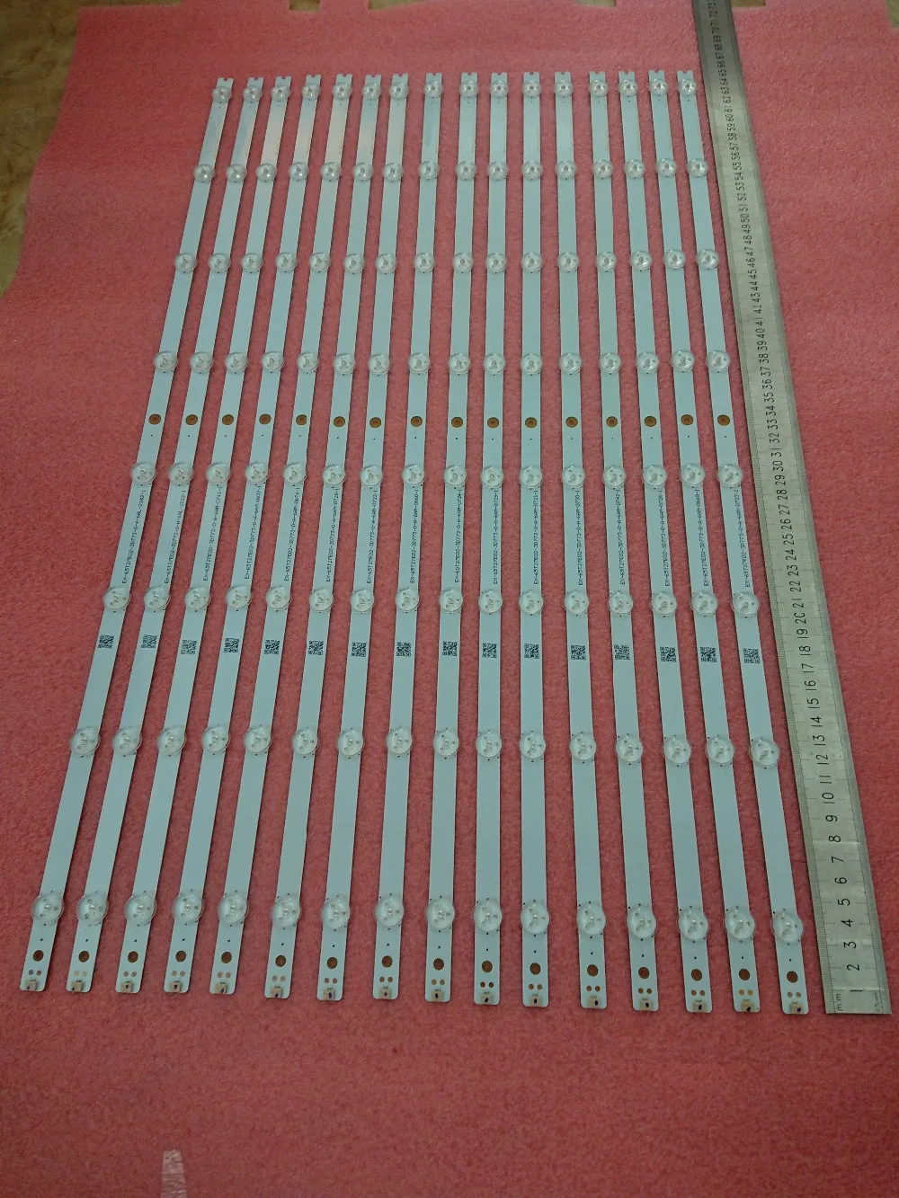 New 16 PCS/lot 8LED 653mm LED backlight strip D65U-D2 D65-D2 E65X-C2 LB65018 V0_01
New 16 PCS/lot 8LED 653mm LED backlight strip D65U-D2 D65-D2 E65X-C2 LB65018 V0_01