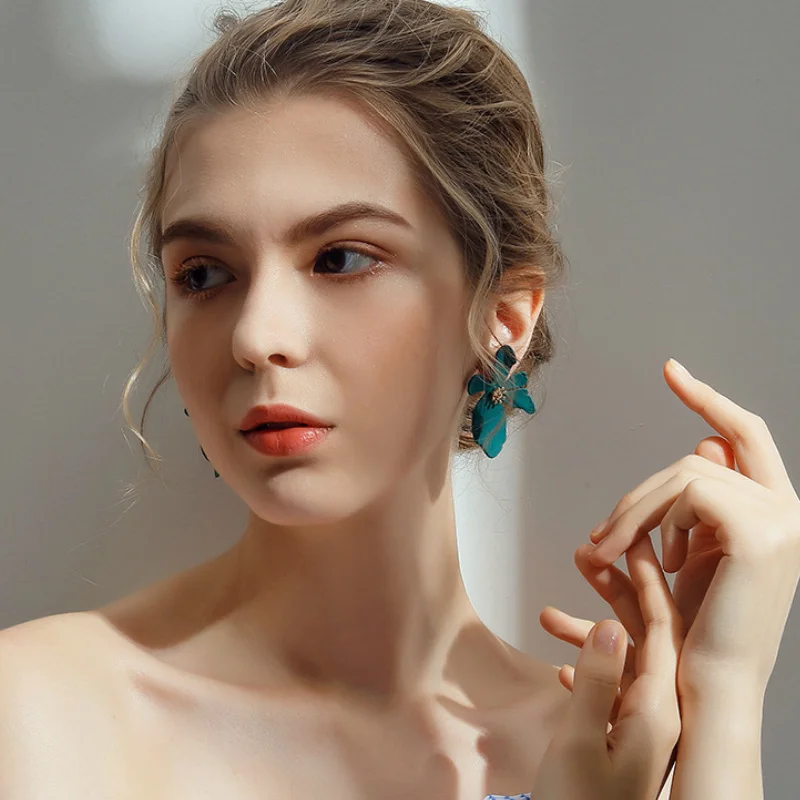 5 colors Trendy Resin Big Flower Stud Earrings for Women Korean Fashion Statement Vintage Charm Brand Wedding Jewelry Wholesale
5 colors Trendy Resin Big Flower Stud Earrings for Women Korean Fashion Statement Vintage Charm Brand Wedding Jewelry Wholesale