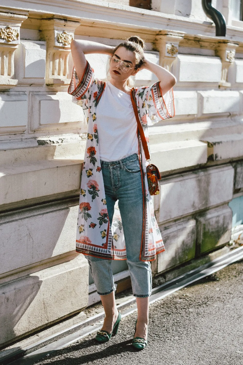 Floral-kimono-two-tone-boyfriend-jeans-green-gucci-pumps-floral-coral-bag-clear-lens-glasses-andreea-birsan-couturezilla-cute-summer-outfit-13