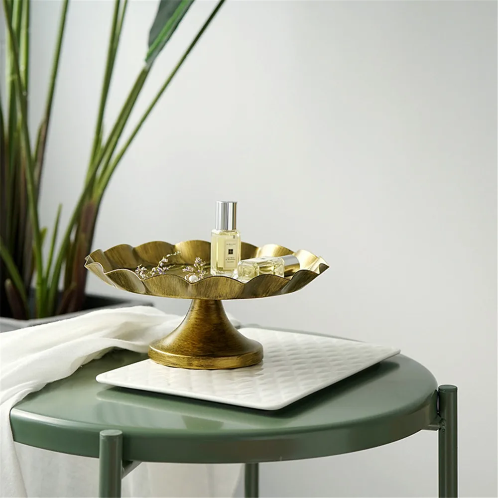 Nordic Metal Storage Tray Chic Ins Detachable Brass Fruit Cake Dessert Plate Vintage Golden Jewelry Display Tray Desktop Decor
Nordic Metal Storage Tray Chic Ins Detachable Brass Fruit Cake Dessert Plate Vintage Golden Jewelry Display Tray Desktop Decor