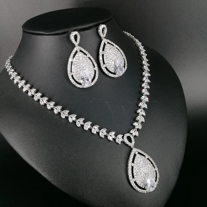 NEW Luxury fashion big water drop crystal zircon necklace earrings sets bride wedding formal dress banquet jewelry free shippi
NEW Luxury fashion big water drop crystal zircon necklace earrings sets bride wedding formal dress banquet jewelry free shippi