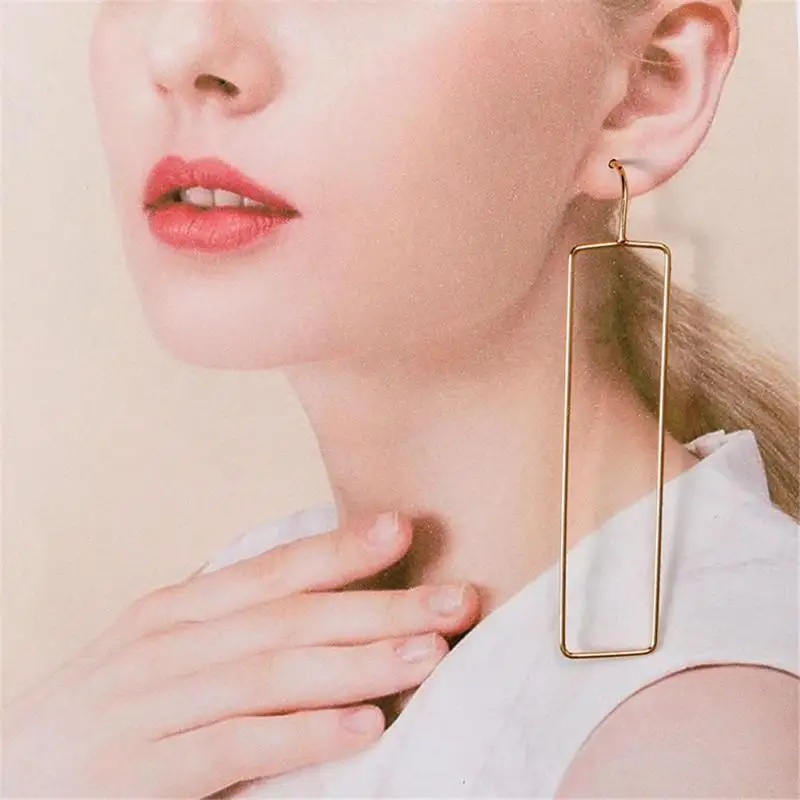 Fashionable Long Geometric Style Temperament Rectangular Alloy Hollow Woman Earring
Fashionable Long Geometric Style Temperament Rectangular Alloy Hollow Woman Earring