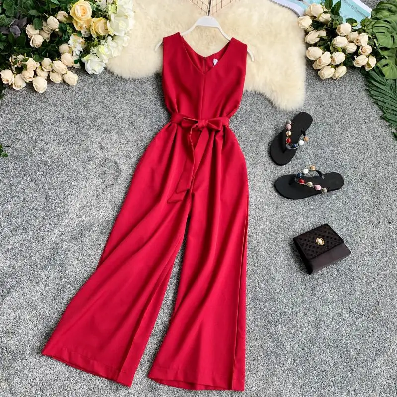 2019 new fashion women's Jumpsuit beach wide leg pants solid color temperament V-neck sleeveless waist tie rompers
2019 new fashion women's Jumpsuit beach wide leg pants solid color temperament V-neck sleeveless waist tie rompers