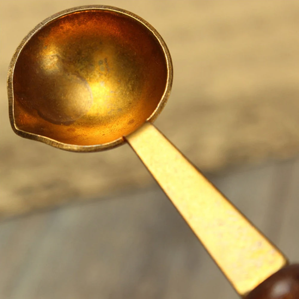 1PC Paint Spoon for Seals Retro Wax Spoon Anti-hot Stamp Sealing Wax Spoon Vintage Wooden Handle Candle Making Kits Tools
1PC Paint Spoon for Seals Retro Wax Spoon Anti-hot Stamp Sealing Wax Spoon Vintage Wooden Handle Candle Making Kits Tools