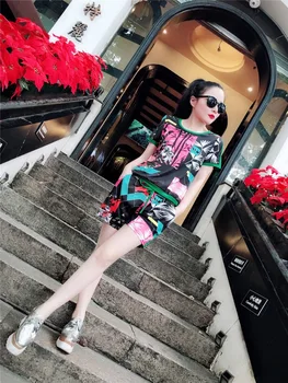 2019 O-neck New Rushed Polyester Short Summer Suit Female Print Short-sleeved T-shirt + Shorts Casual Two-piece Women Tracksuit
2019 O-neck New Rushed Polyester Short Summer Suit Female Print Short-sleeved T-shirt + Shorts Casual Two-piece Women Tracksuit