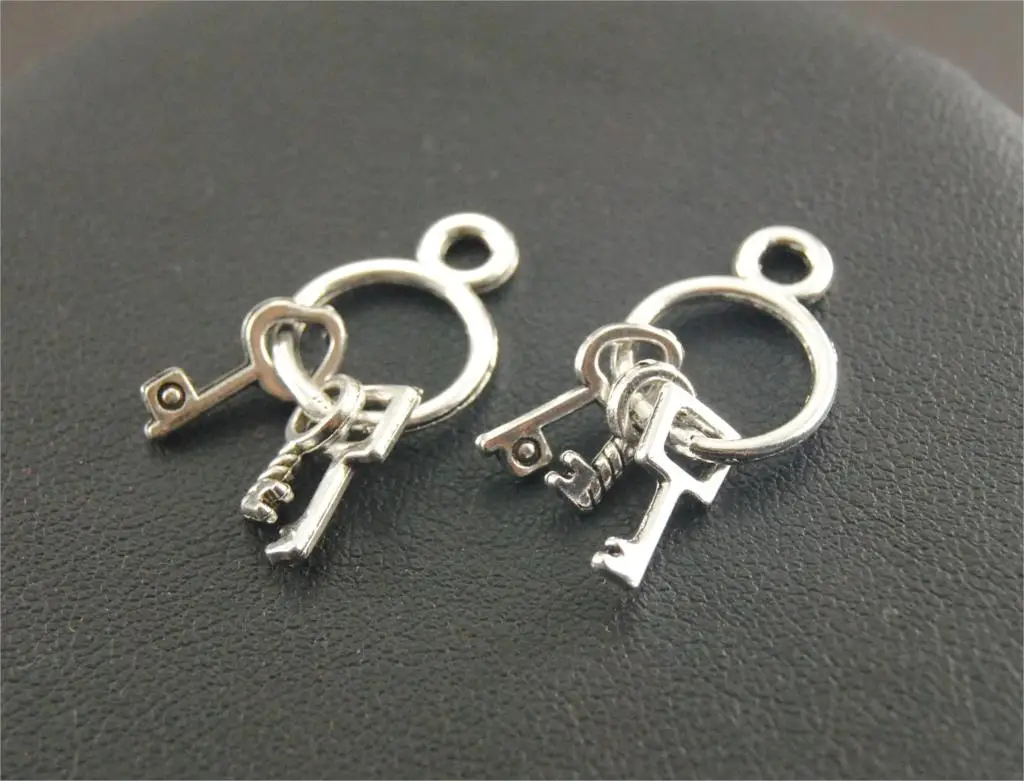 10pcs Antique Silver/Bronze Keychain with Three Keys Charms Pendants For Jewelry Making DIY Handmade Craft 26X14MM A190/A196
10pcs Antique Silver/Bronze Keychain with Three Keys Charms Pendants For Jewelry Making DIY Handmade Craft 26X14MM A190/A196