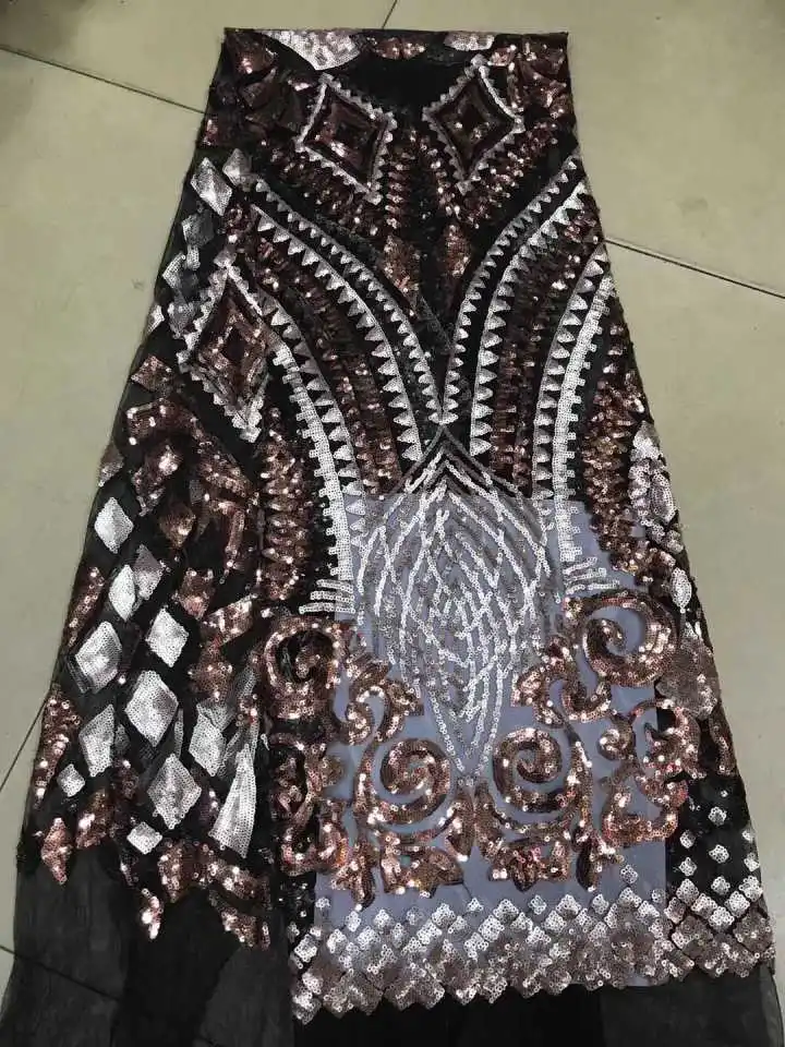 Hot selling Nigerian Lace Fabric High Quality French Net Cloth Sequins Tulle Mesh Lace Fabric For Brown Women Dres Champagne
Hot selling Nigerian Lace Fabric High Quality French Net Cloth Sequins Tulle Mesh Lace Fabric For Brown Women Dres Champagne
