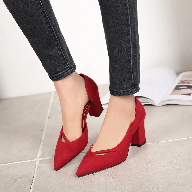 Women Thick Heel Elegant Block 8 cm Flock High Heels Lady Red Black Bridal Pumps Female Wedding Suede Leather Office Lady Shoes 
Women Thick Heel Elegant Block 8 cm Flock High Heels Lady Red Black Bridal Pumps Female Wedding Suede Leather Office Lady Shoes