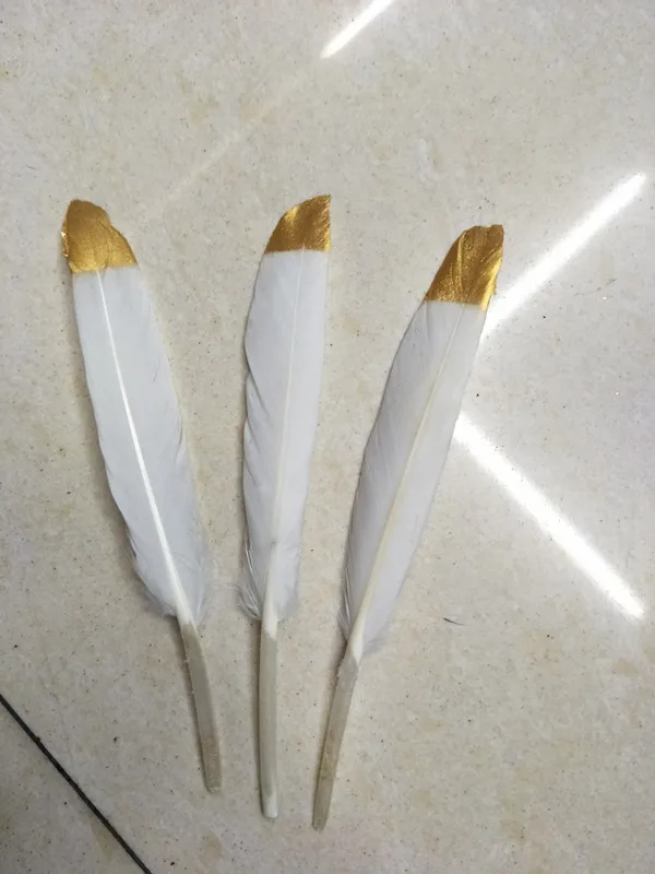 GOLD dipped natural white feathers - metallic gold hand painted duck feathers, loose white gold / 9-14cm long,100pcs/lot
GOLD dipped natural white feathers - metallic gold hand painted duck feathers, loose white gold / 9-14cm long,100pcs/lot