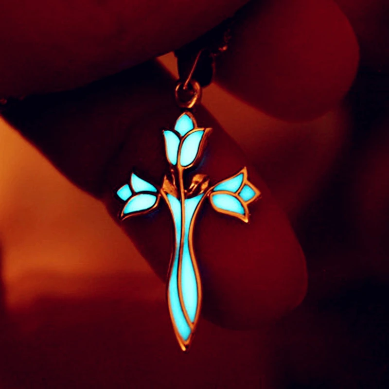 Glowing Cross Lotus Flower Luminous Chain Elves Princess Aragorn Arwen Evenstar Pendant Necklace Jewelry Glow in the Dark
Glowing Cross Lotus Flower Luminous Chain Elves Princess Aragorn Arwen Evenstar Pendant Necklace Jewelry Glow in the Dark